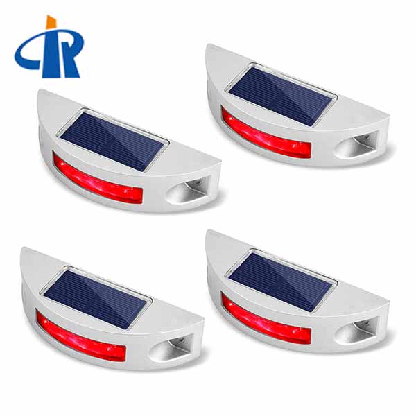 <h3>Half Moon Solar Powered Stud Light For Road Safety In China</h3>

